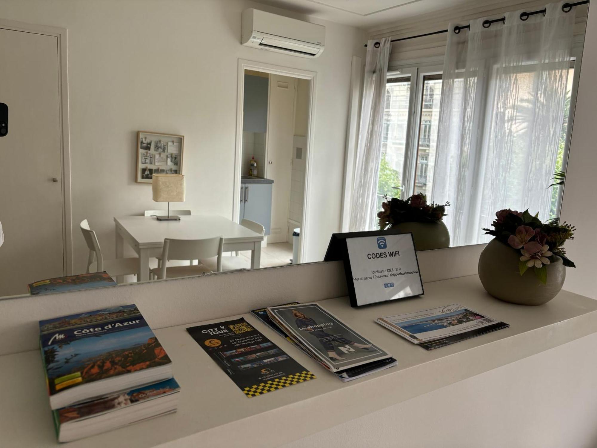 Bel Appartement De Gill Centre Ville Nice Buitenkant foto